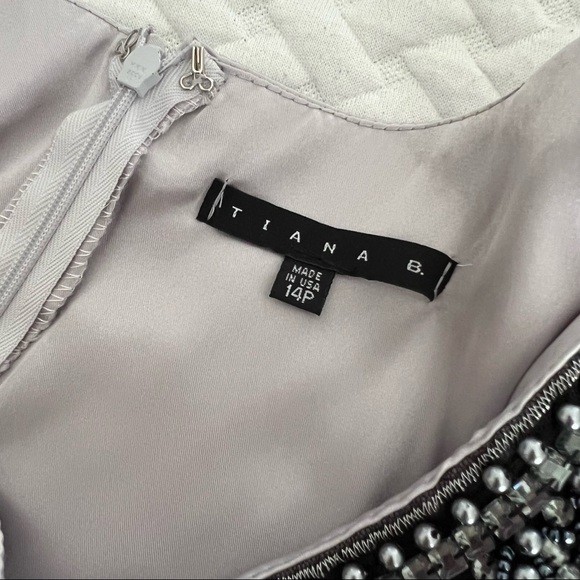 BLACK / SILVER MINI DRESS WITH BEADED NECKLINE - Picture 5 of 6